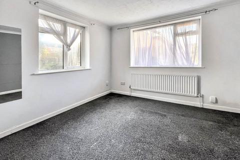 15 Fernheath Close, Bournemouth, BH11 8SL