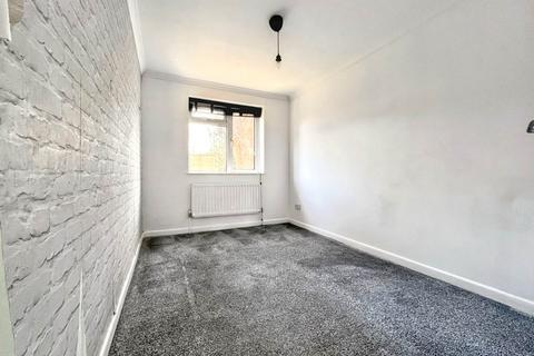 15 Fernheath Close, Bournemouth, BH11 8SL