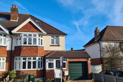 4 bedroom semi-detached house to rent, Luccombe Road, Southampton SO15