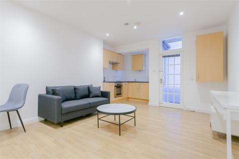 1 bedroom flat to rent, Courtfield Gardens, London SW5