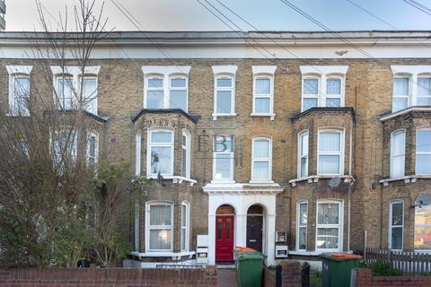 25b Carnarvon Road, London, E15 4JW