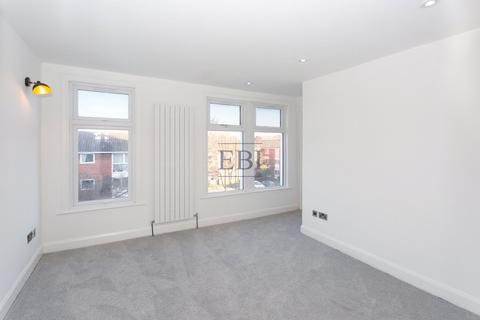 25b Carnarvon Road, London, E15 4JW