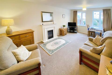 2 bedroom retirement property for sale, Clifton Court, Ludlow