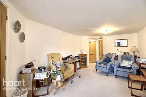 1 bedroom retirement property for sale, College Way, Welwyn Garden City