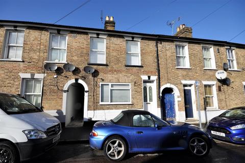 2 bedroom terraced house to rent, Kings Close, Watford WD18