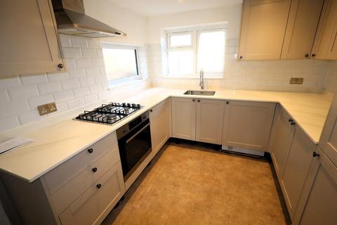 2 bedroom terraced house to rent, Kings Close, Watford WD18