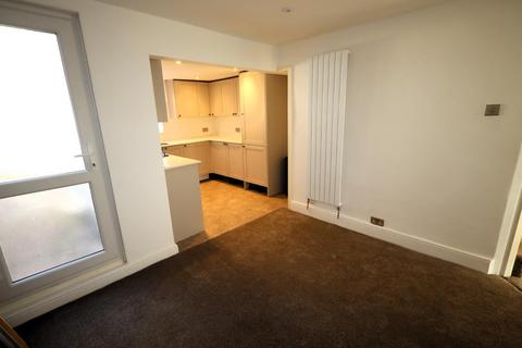 2 bedroom terraced house to rent, Kings Close, Watford WD18