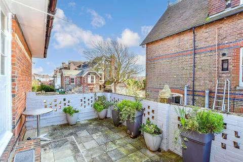 3 bedroom apartment for sale, Granville Road, Littlehampton, West Sussex