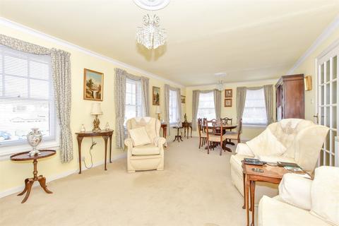 3 bedroom apartment for sale, Granville Lodge, Littlehampton BN17