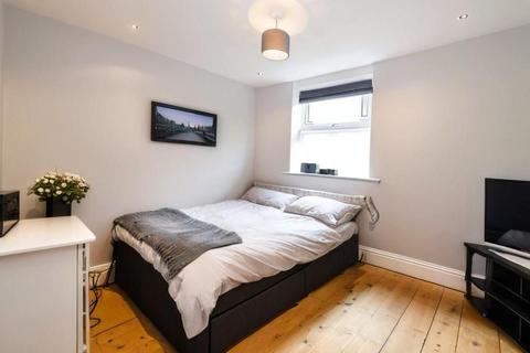 2 bedroom flat to rent, Duchy Street, London SE1