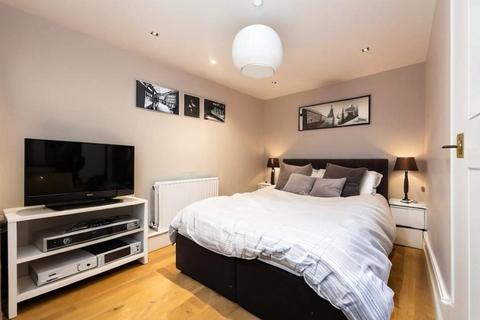 2 bedroom flat to rent, Duchy Street, London SE1