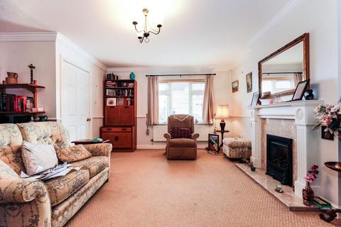 3 bedroom detached house for sale, Wharnscliffe Drive, York