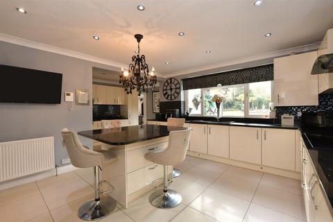 6 bedroom detached house for sale, Ripley View, Loughton, Essex