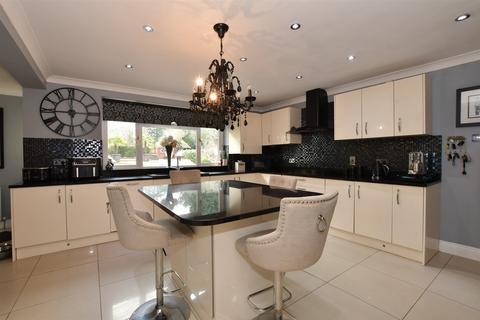 6 bedroom detached house for sale, Ripley View, Loughton, Essex