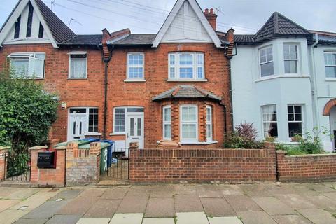 2 bedroom house to rent, Rosslyn Crescent, Harrow, HA1