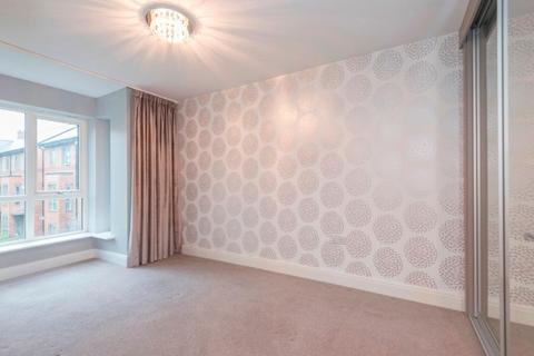 1 Sandringham Drive, Hyde Park, Leeds, LS6 1FF