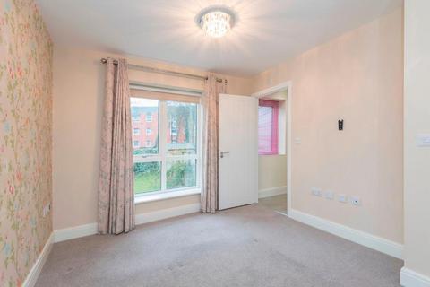 1 Sandringham Drive, Hyde Park, Leeds, LS6 1FF