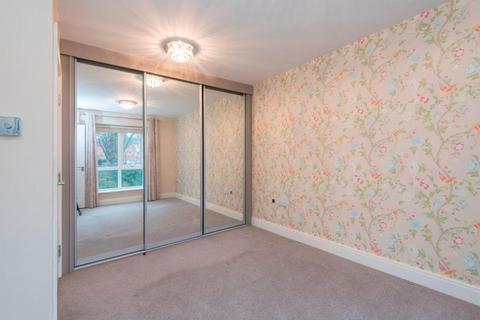 1 Sandringham Drive, Hyde Park, Leeds, LS6 1FF