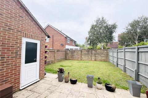 3 bedroom semi-detached house to rent, Ashmead Way, Angmering, BN16