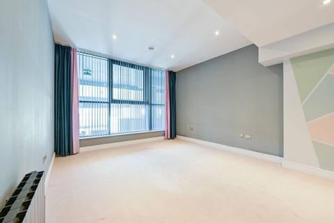 2 bedroom flat for sale, Wharfside Point South, Poplar, London, E14