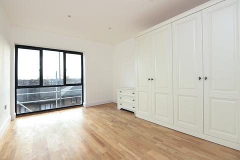 1 bedroom apartment to rent, London Road, KT2