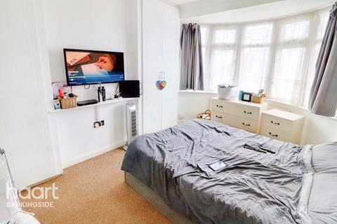 3 bedroom semi-detached house for sale, Dovedale Avenue, Clayhall