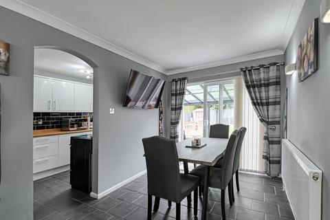 3 bedroom link detached house for sale, 16 Dunval Road, Bridgnorth