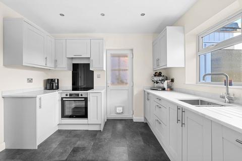 18 Amery Close, Worcester, WR5 2HL