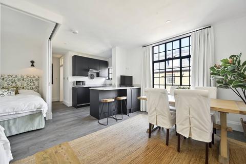 Studio for sale, Chelsea Manor Street, Chelsea, London, SW3