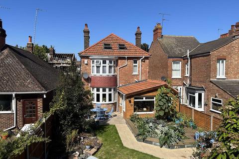 3 bedroom detached house for sale, Clifton Road, Dunstable LU6