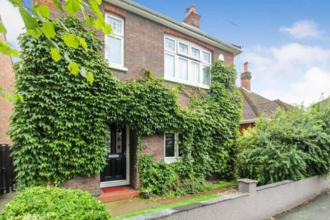 3 bedroom detached house for sale, Clifton Road, Dunstable LU6