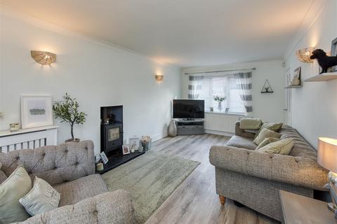 111 Rookery Road, Wombourne, Wolverhampton, WV5 0JG
