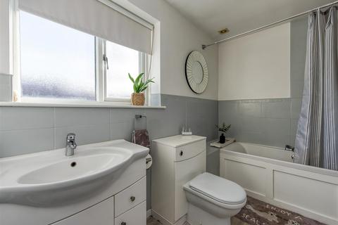 111 Rookery Road, Wombourne, Wolverhampton, WV5 0JG
