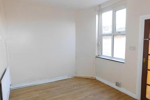 2 bedroom terraced house to rent, Baxendale Street, Bolton