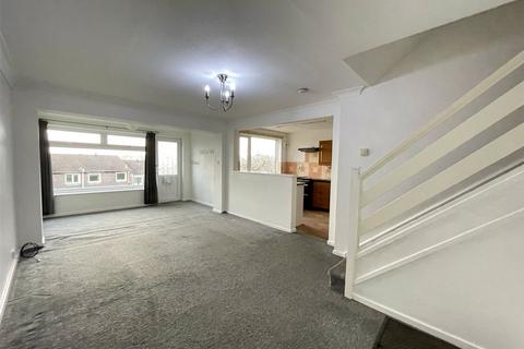 3 bedroom end of terrace house to rent, Abbey View, Hexham NE46