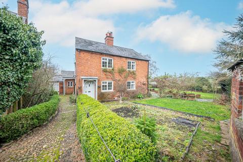 4 bedroom detached house for sale, Main Street, East Farndon LE16