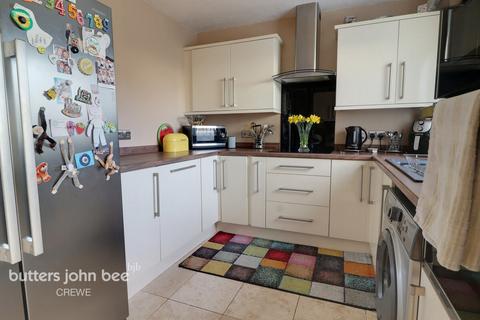 3 bedroom semi-detached house for sale, Bennett Close, Crewe