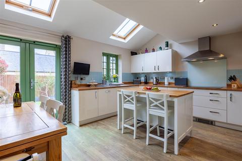 5 bedroom detached house for sale, Pembroke Park | Cirencester