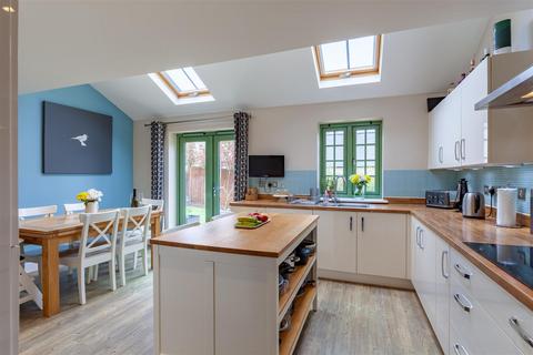 5 bedroom detached house for sale, Pembroke Park | Cirencester