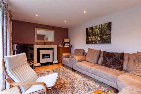 6 Brookside, Crudwell, Malmesbury, SN16 9EJ