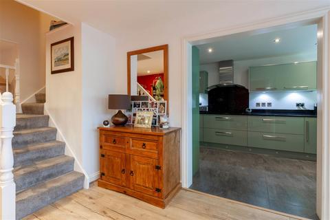 6 Brookside, Crudwell, Malmesbury, SN16 9EJ