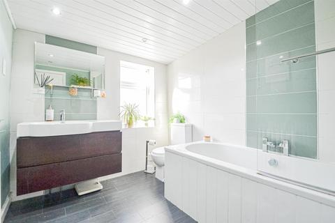 undefined, East View, Warrington WA4