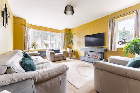 1 Burrell Close, Holt, NR25 6DT