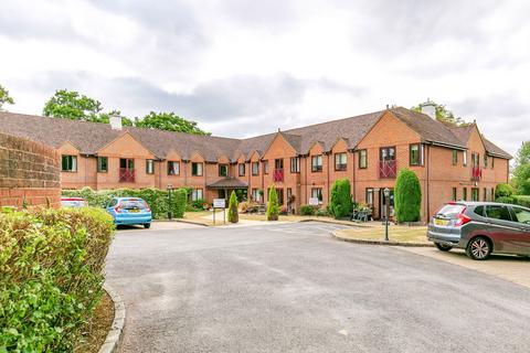 2 bedroom flat for sale, Ashley Gardens, Shalford, GU4