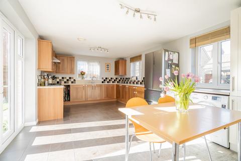 21 Anglesey View, Newton Leys, Milton Keynes, MK3 5GA