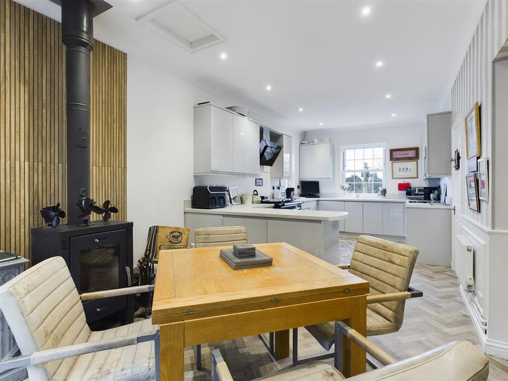 Dining Kitchen