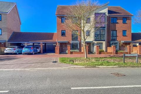 3 bedroom townhouse for sale, Beaufort Road, Upper Cambourne, Cambridge