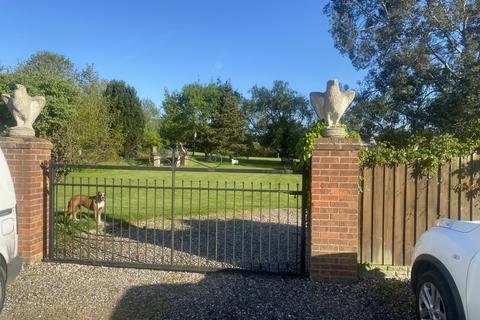 4 bedroom bungalow for sale, Runwell Road, Runwell, Wickford, Essex, SS11