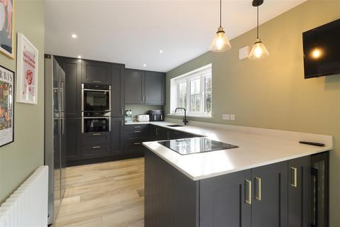 5 Brookhouse Drive, Sheffield, S12 4NQ