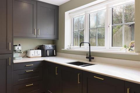 5 Brookhouse Drive, Sheffield, S12 4NQ
